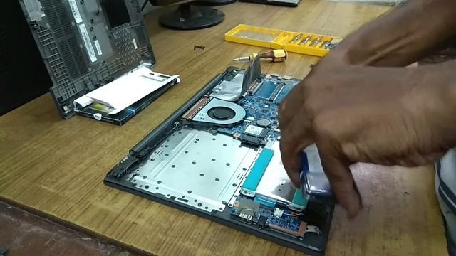 Lenovo 81HN (V130-15IKB) RAM upgrade смотреть онлайн