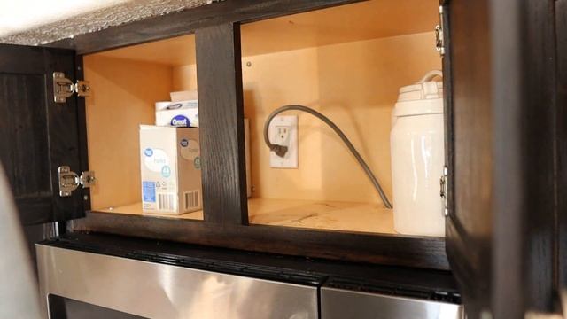 KITCHEN 0RGANIZE + DECLUTTER WITH ME | 2023 SPRING CLEANING PART 1 смотреть онлайн