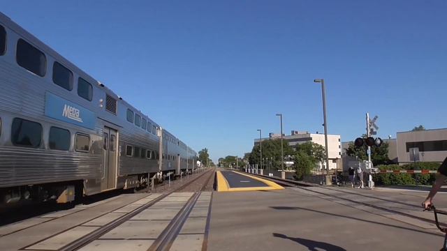 Metra Evening rush hour at Palatine (9) ft. UP Local смотреть онлайн