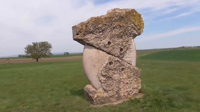Граница трех стран: Словакия - Венгрия - Австрия. Необычный памятник архитектуры. смотреть онлайн