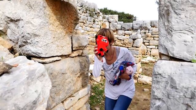 Секреты игры Майнкрафт - Битва и Квест из игрушек minecraft. смотреть онлайн