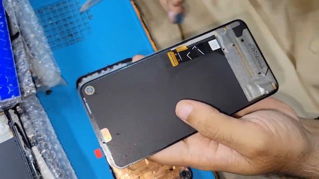 Замена экрана Fix Your Destroyed Google Pixel 4a - LCD Combo Replacement смотреть онлайн