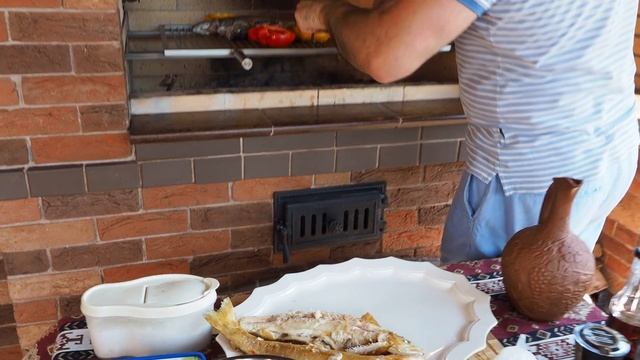 Рыба на гриле. Сибас дорадо и форель вкусно. Samovar Kitchen.