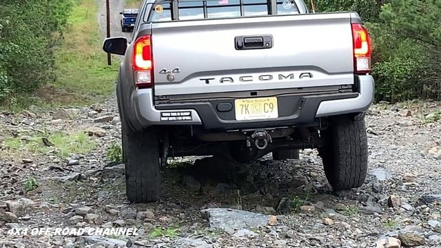 Off Road : Modified Toyota Tacoma SR 4x4 2.7L Manual Transmission Off-Roading смотреть онлайн
