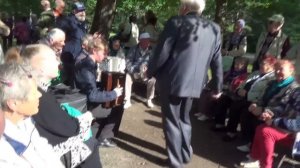 Частушки Елецкого под Рояльную гармонь в Удельном парке