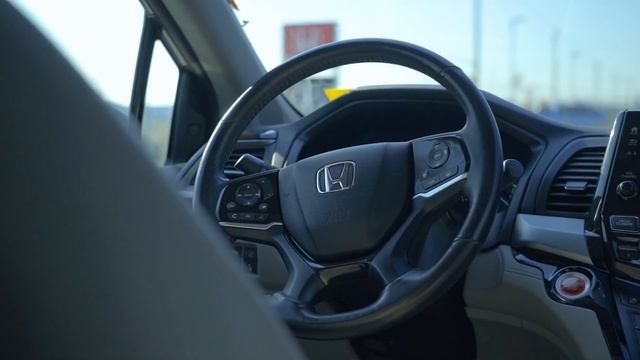 2018 Honda Odyssey Touring in Modern Steel Metallic | US7798 смотреть онлайн