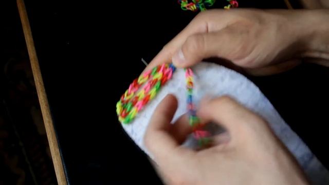 DIY - КРУТЫЕ КРОССОВКИ ИЗ РЕЗИНОК СВОИМИ РУКАМИ! смотреть онлайн
