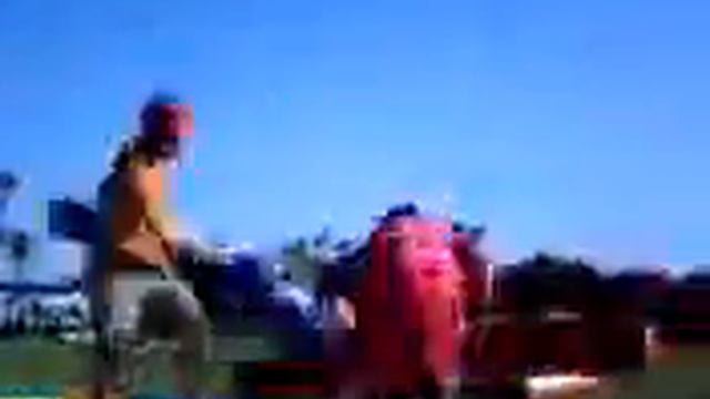 Joust: Eric and Nik -- PhoneVideo смотреть онлайн