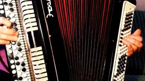 Бумбокс   Вахтерам Кавер на Баяне.mp4