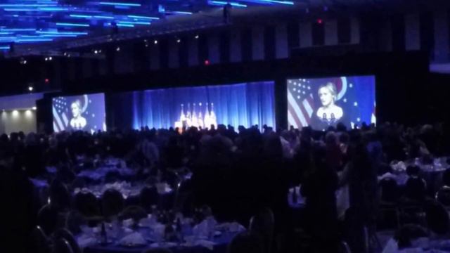 Taylor Schilling campaigning for Hillary Clinton смотреть онлайн