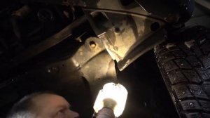 Меняем заводские противотуманки на светодиодные на Ниссан Кашкай.