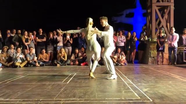 Aleksandr Karlov & Katy Scarlett - Bachata Show in Antalya - Million Eyes смотреть онлайн