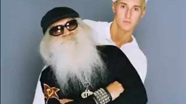 13. МС Вспышкин и Никифоровна - Колбасный цех 3 (шишки) смотреть онлайн