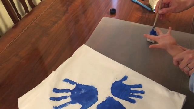 Как украсить белую футболку. Творчество с детьми смотреть онлайн