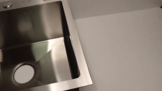 Обзор на кухонную мойку из нержавеющей стали в цвете "Сатин". смотреть онлайн