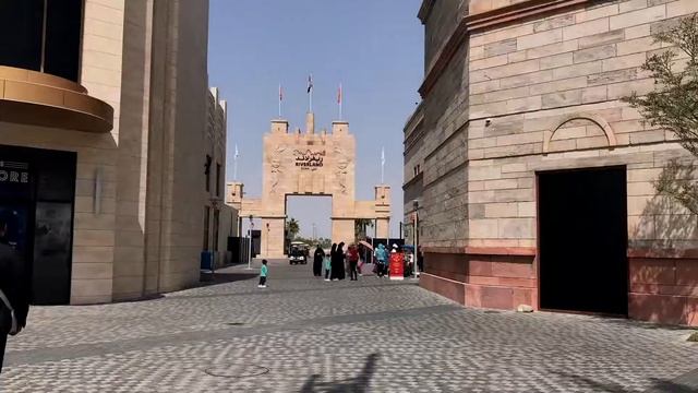 Dubai Parks and Resorts - A Walk Tour смотреть онлайн