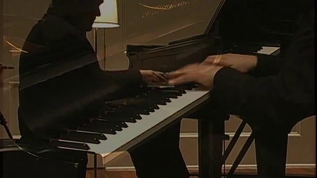 ROBERTO POLI PLAYS CHOPIN NOCTURNE IN G MAJOR, OP. 37, NO. 2 - LIVE RECORDING смотреть онлайн