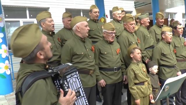 В Коноваловке в праздник Победы добавили новые краски смотреть онлайн