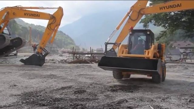 Экскаватор Hyundai новой 9 серии на Красной поляне смотреть онлайн