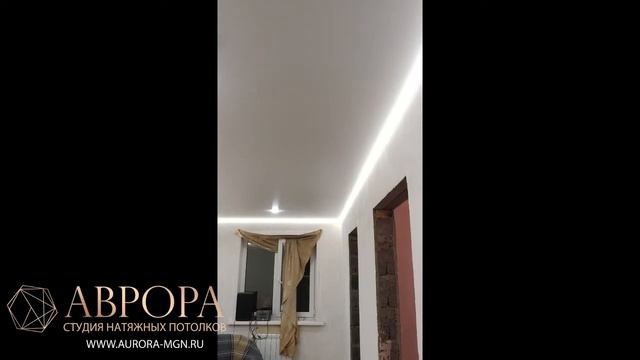 Парящий натяжной потолок в гостиной, частный дом, с.Агаповка смотреть онлайн