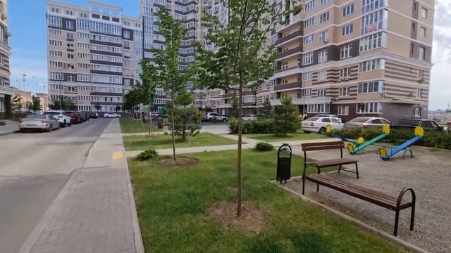 Краткий Обзор двора NE0-квартала Красная площадь в Краснодаре смотреть онлайн