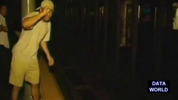 Whats a EMP Attack? - (DATA WORLD) Что такое атака EMP?