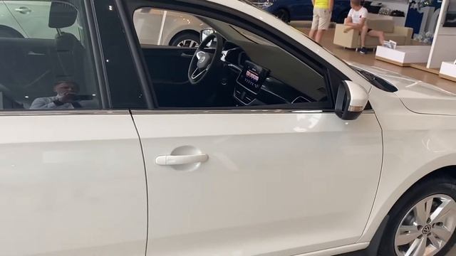 Volkswagen Polo Exclusive смотреть онлайн