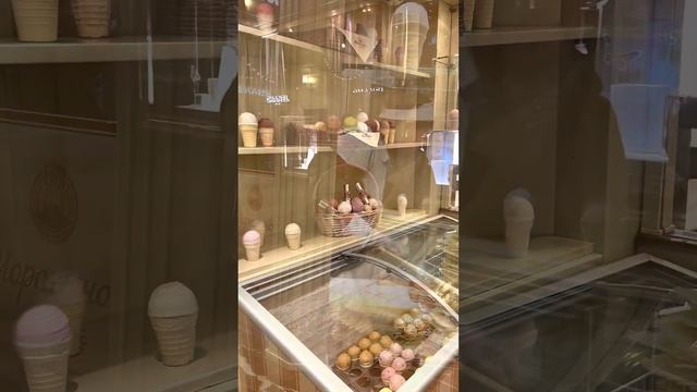 Новогодний ГУМ, Самое вкусное мороженое в ГУМе ! смотреть онлайн