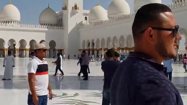 Мечеть в Абу-даби смотреть онлайн