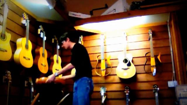 How to Make A Balloon Acoustic Guitar (Or Ukulele) смотреть онлайн