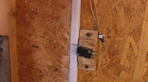 Автоматическая дверь в курятник