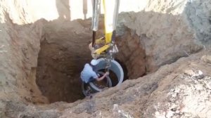 Как выкопать колодец экскаватором