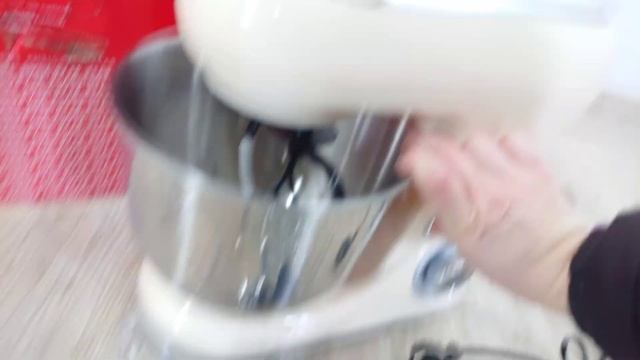 Béžový kuchyňský robot Klarstein Bella Pico 2G смотреть онлайн