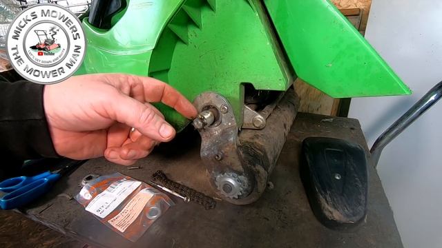Viking Lawn Mower Drive Problem.. Want To See How To Fix It #stihl #viking смотреть онлайн