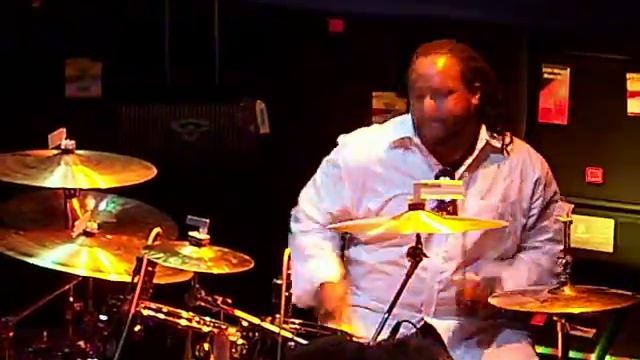 Dennis J Dove drum solo смотреть онлайн