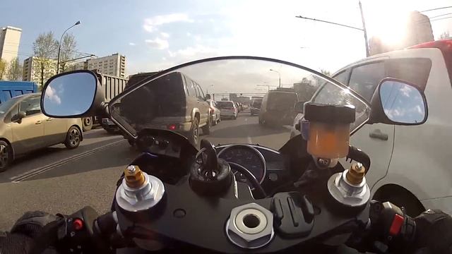 Yamaha r6 vs mazda 3MPS - МКАД Гольяново - ВДНХ смотреть онлайн