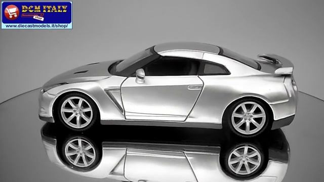Nissan Skyline GT-R (2009) - Maisto - 1:24 смотреть онлайн
