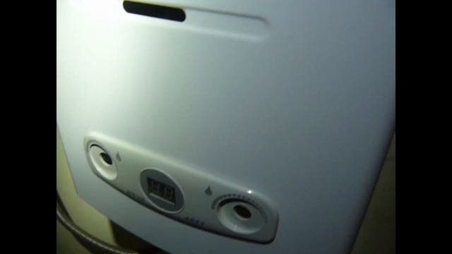 Замена пластмассового водяного узла на латунный на Газовой колонке 4511 смотреть онлайн