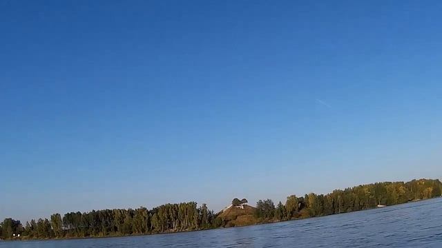 Ловим рыбу в реке Неве. Октябрь. На лодке с мотором. смотреть онлайн