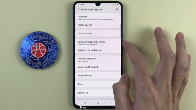 Press and hold words on the keyboard to add suggested characters on Samsung A70 Android 11 смотреть онлайн