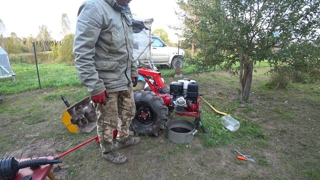 Установка и регулировка плуга МТЗ-08Н, Замена масла в двигателе Honda GX390, Уборка подсолнухов смотреть онлайн