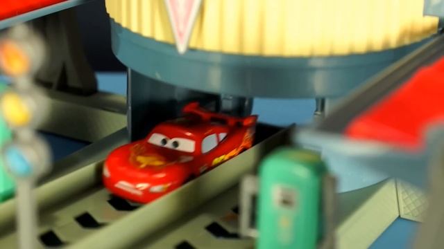 Игрушки из мультика Тачки. Тачки Маквин. Игрушки для мальчиков машины. Обзор игрушек на русском смотреть онлайн