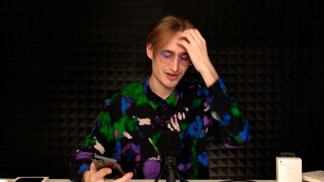 iPhone 13 - РАСПАКОВКА и ПЕРВОЕ ВПЕЧАТЛЕНИЕ смотреть онлайн