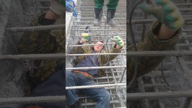 Поржали над пацаном смотреть онлайн