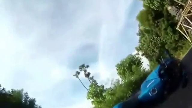 Скользячка на мото - lowside compilation смотреть онлайн