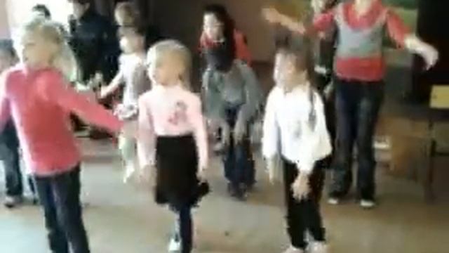 ТАНЕЦ " ЛАДОШКИ" 2013 ГОД смотреть онлайн