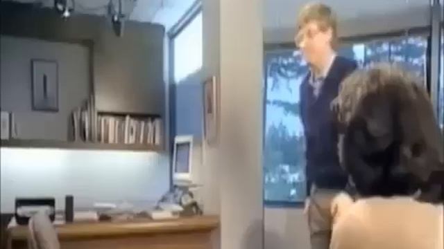 Jumping over a chair like a gangster (Bill Gates) смотреть онлайн