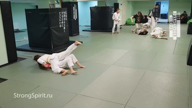 Джиу джитсу, грепплинг в Подольске и Климовске для детей смотреть онлайн