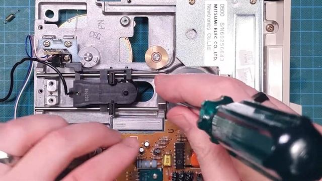 Diagnosis and repair of a 1541 floppy drive that can't read disks смотреть онлайн