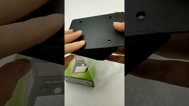 Уличный яркий светодиодный фонарь на солнечной батареи, с датчиком движения и датчиком света смотреть онлайн